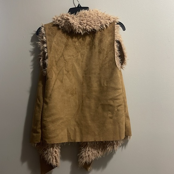 Coco + Jaimeson faux leather/fur suede vest - Picture 7 of 8